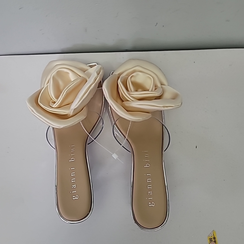 Gianni Bini Alana Clear Flower Dress Sandals - Picture 5 of 8